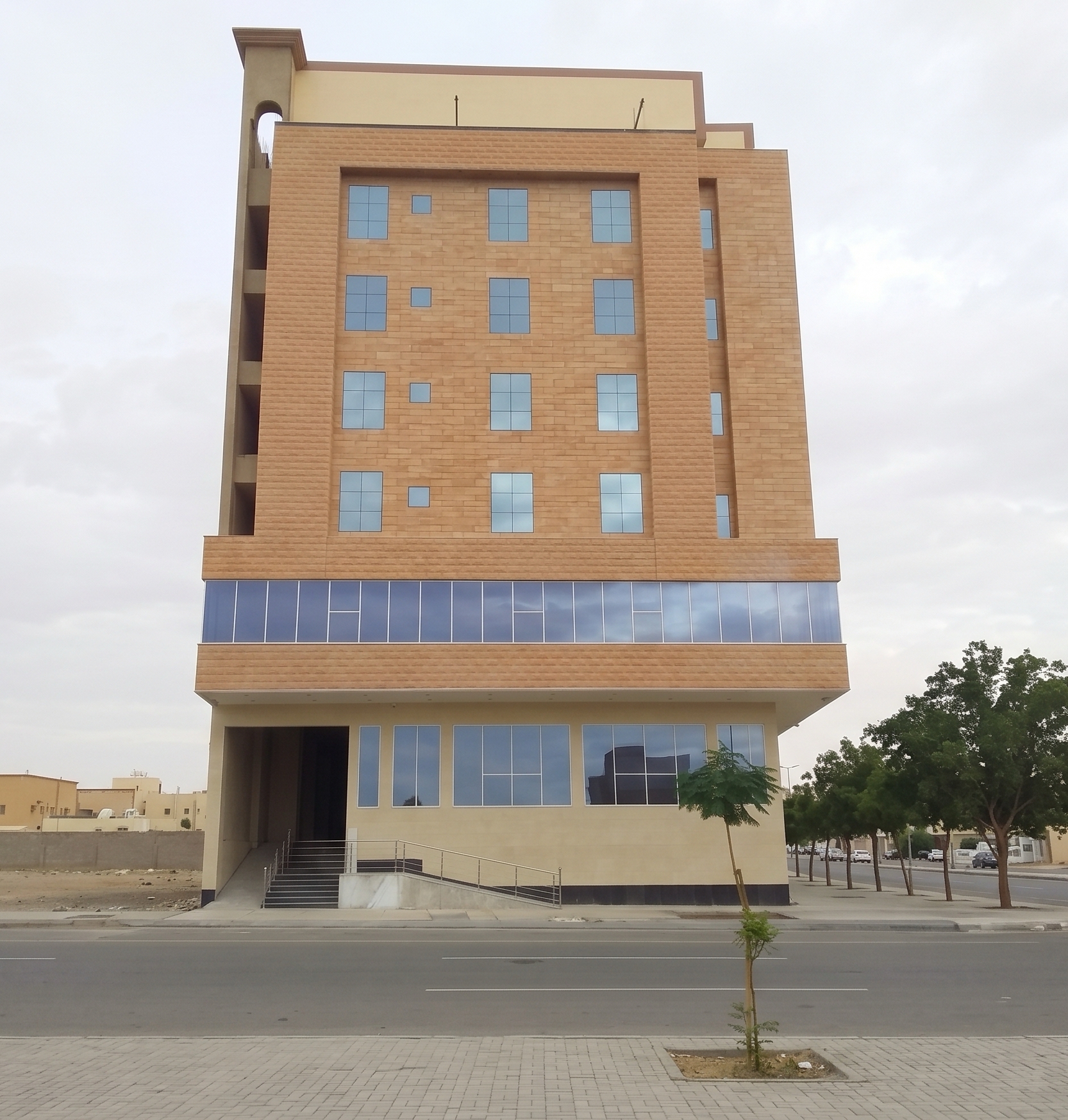 مبنى تجاري